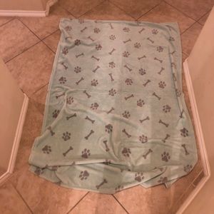 TOMMY HILFIGER BLANKET